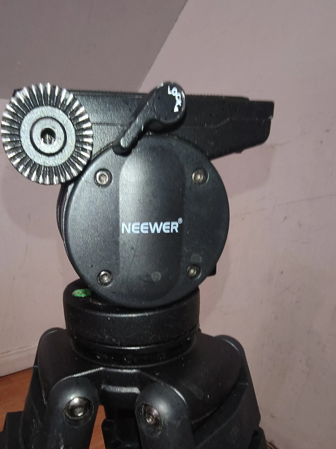 Neewer Tripod
