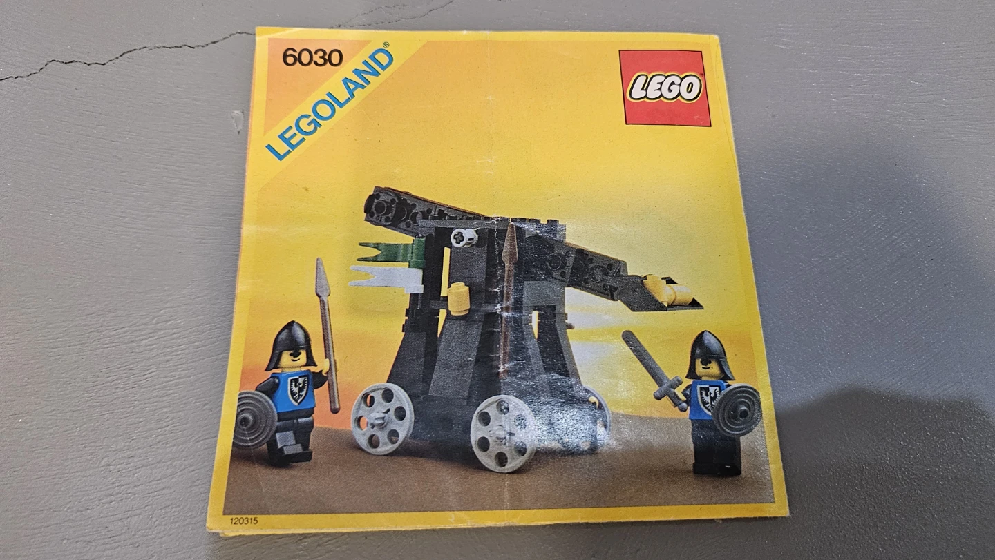 Vintage LEGO Castle 6030 Black Falcons Catapult - photo 2