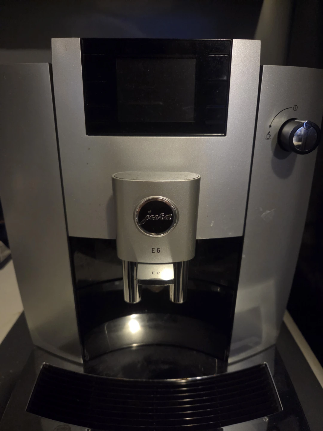 Jura E6 Automatic Espresso Machine - Platinum - photo 3