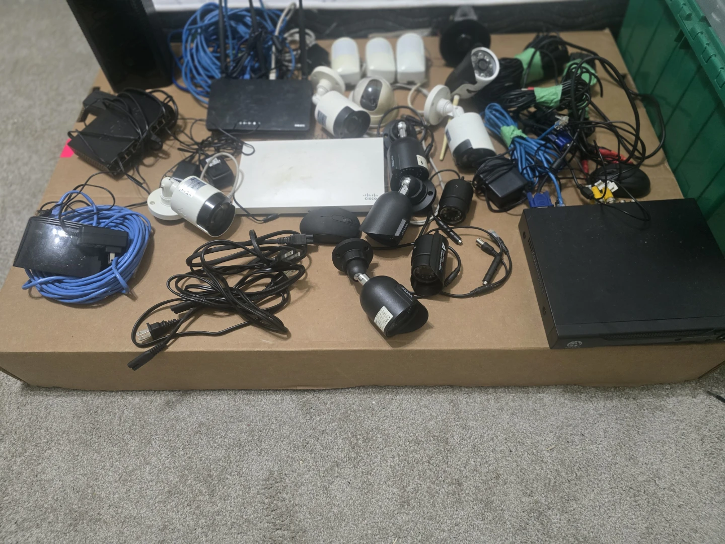 Assorted Home Security Camera and Networking Bundle - photo 2