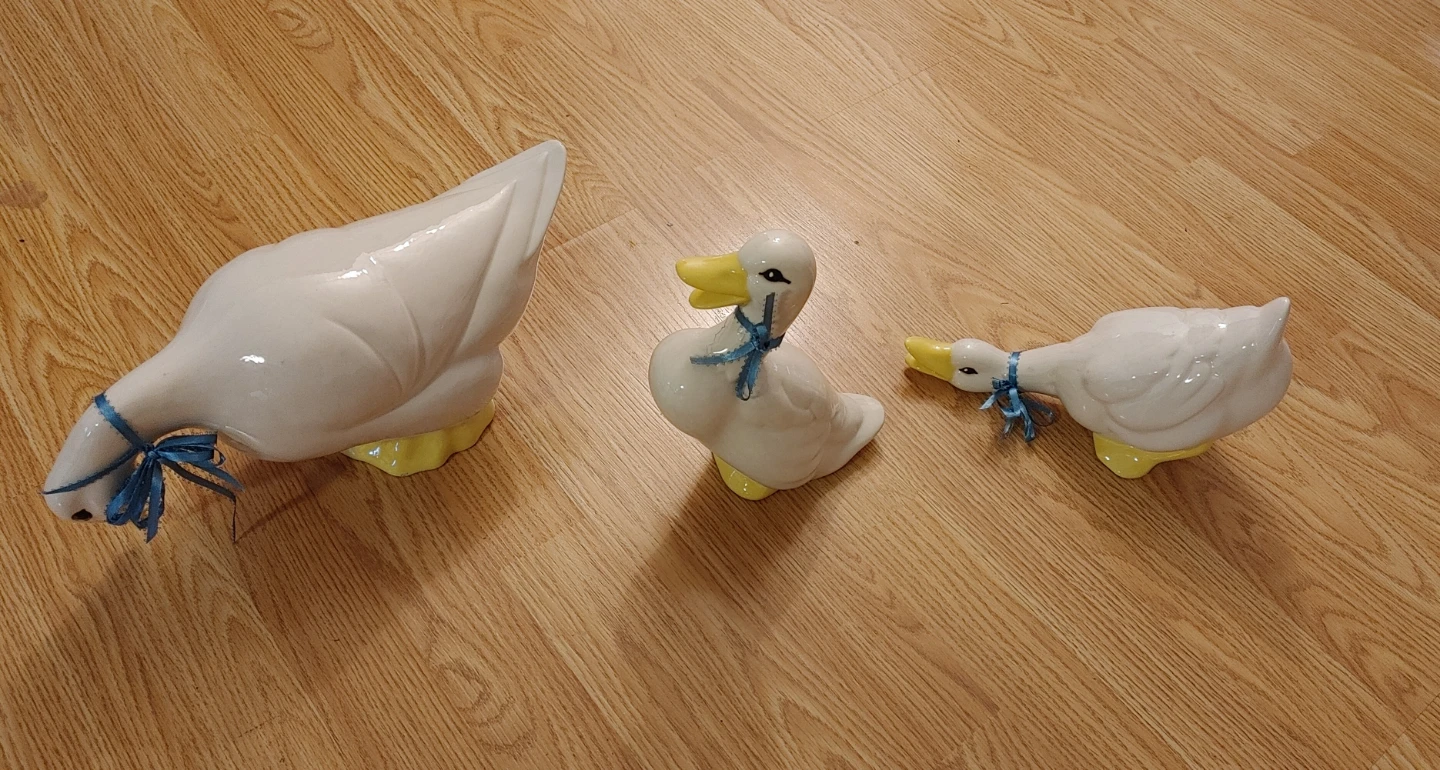 Set of 3 Ceramic Duck Figurines - photo 2