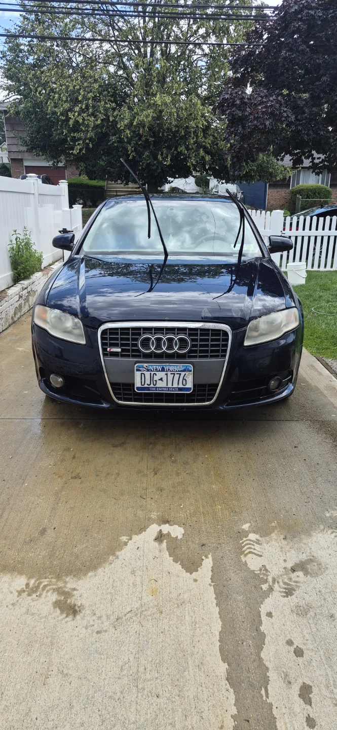 Audi A4 2.0T Sedan - photo 5