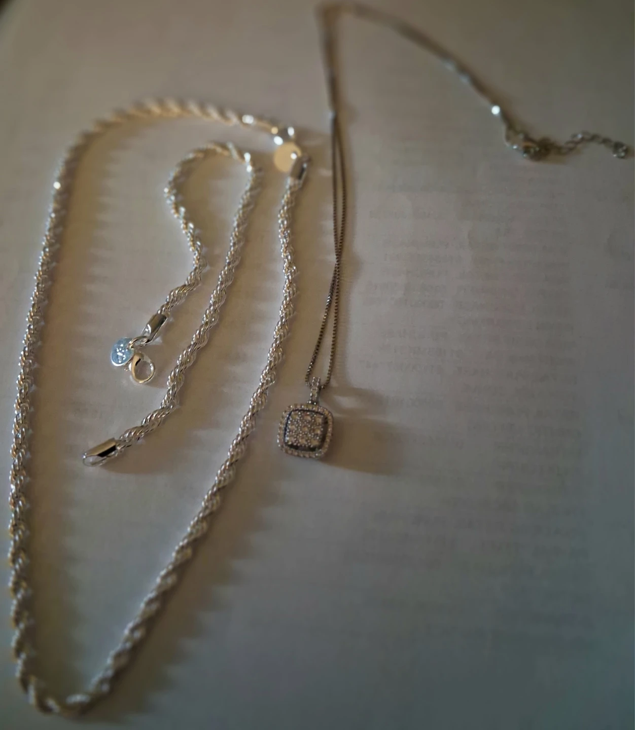 Set of two silver necklaces