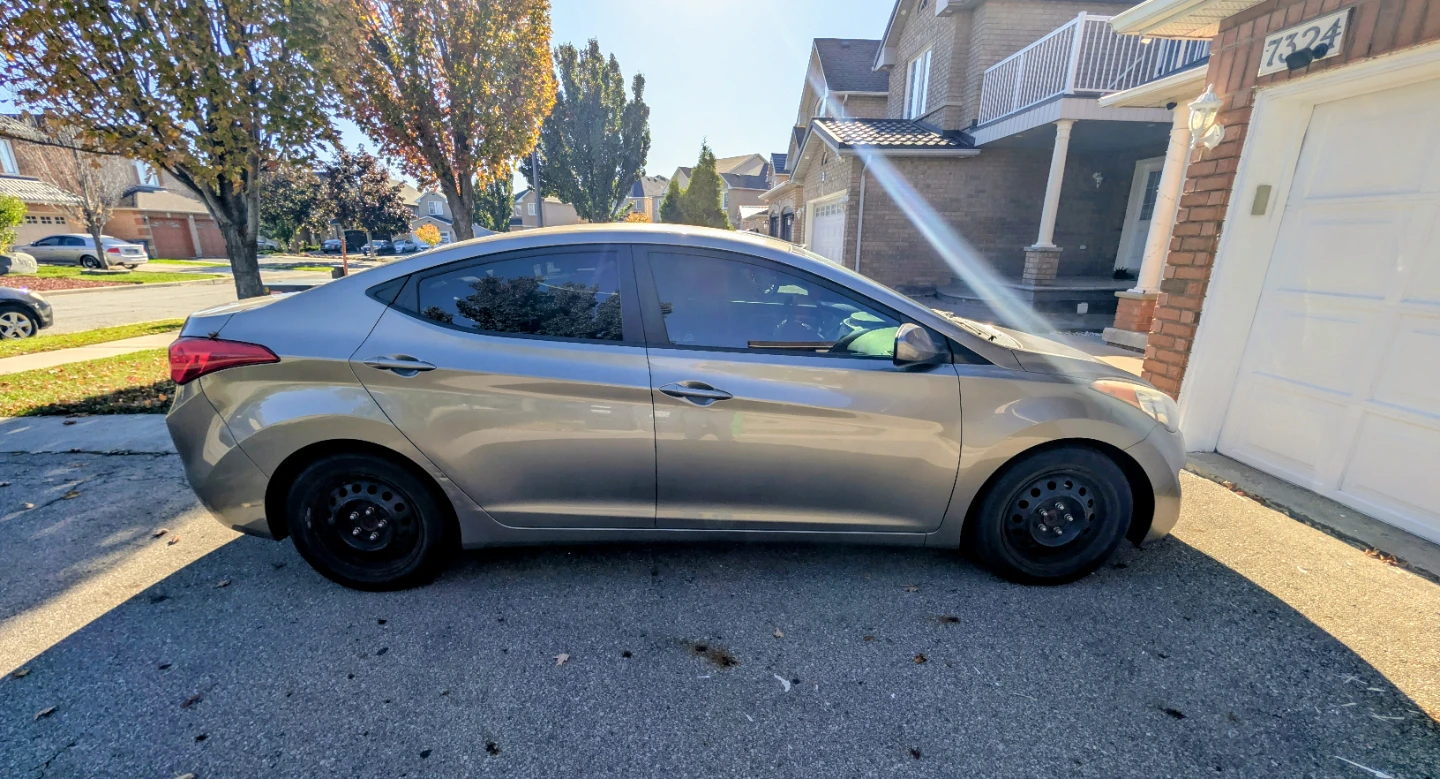 2013 Hyundai elantra - photo 4