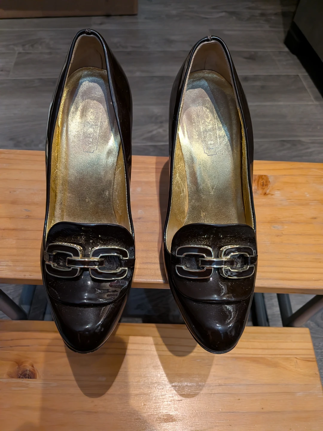 Women's shoes