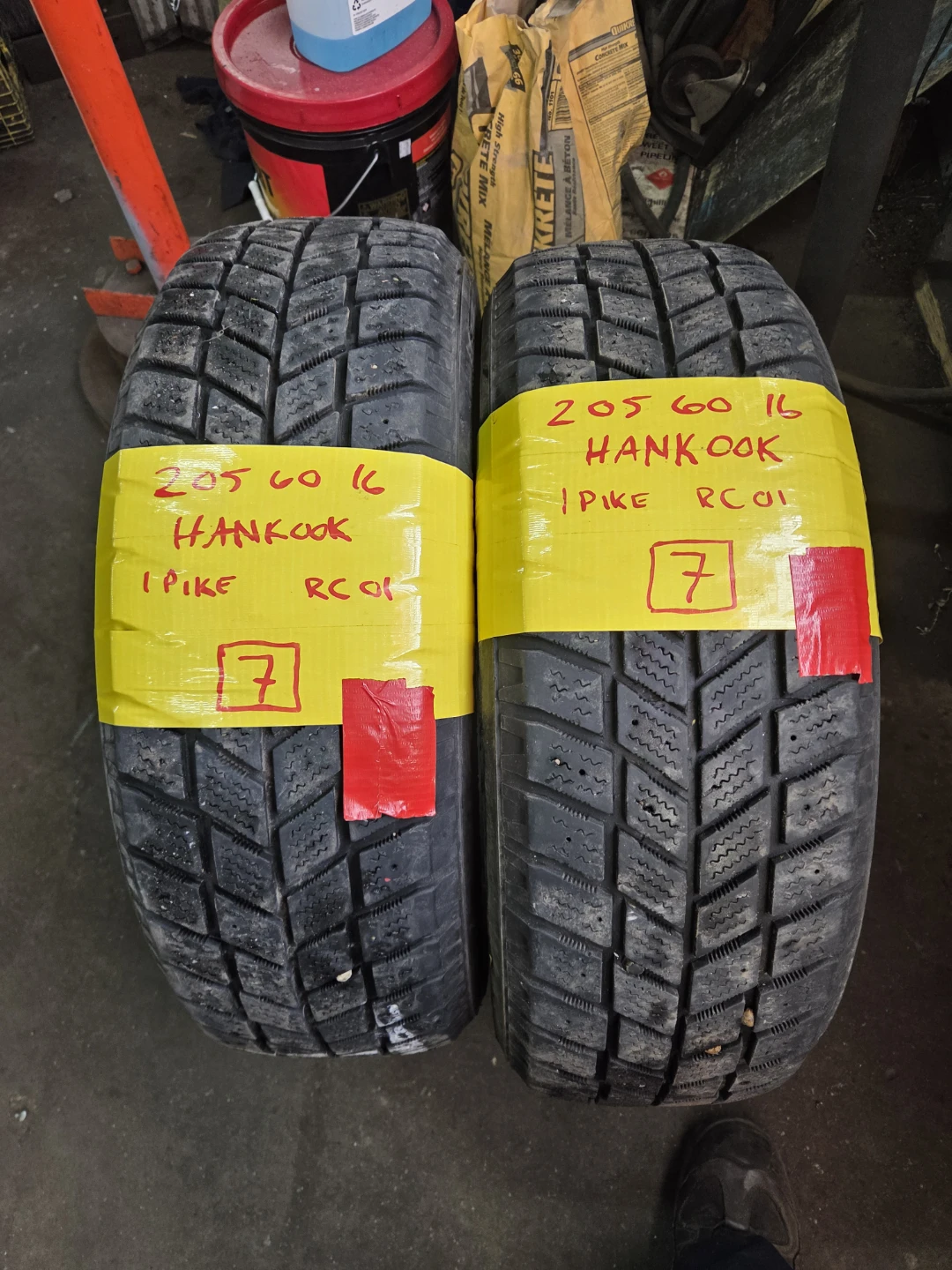 2 Hankook i*Pike RC01 Winter Tires 205/60R16