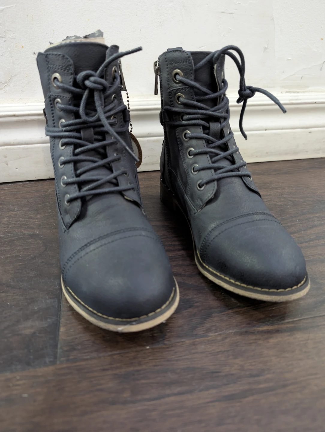 Chelsee Girl Black Lace-Up Boots Size 6 - photo 3