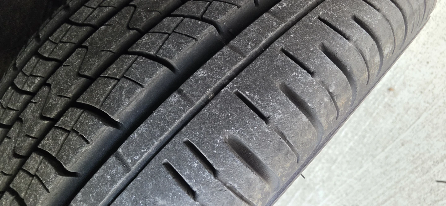 Set 4 Continental 175 55 R15 like new tires less than 70k km