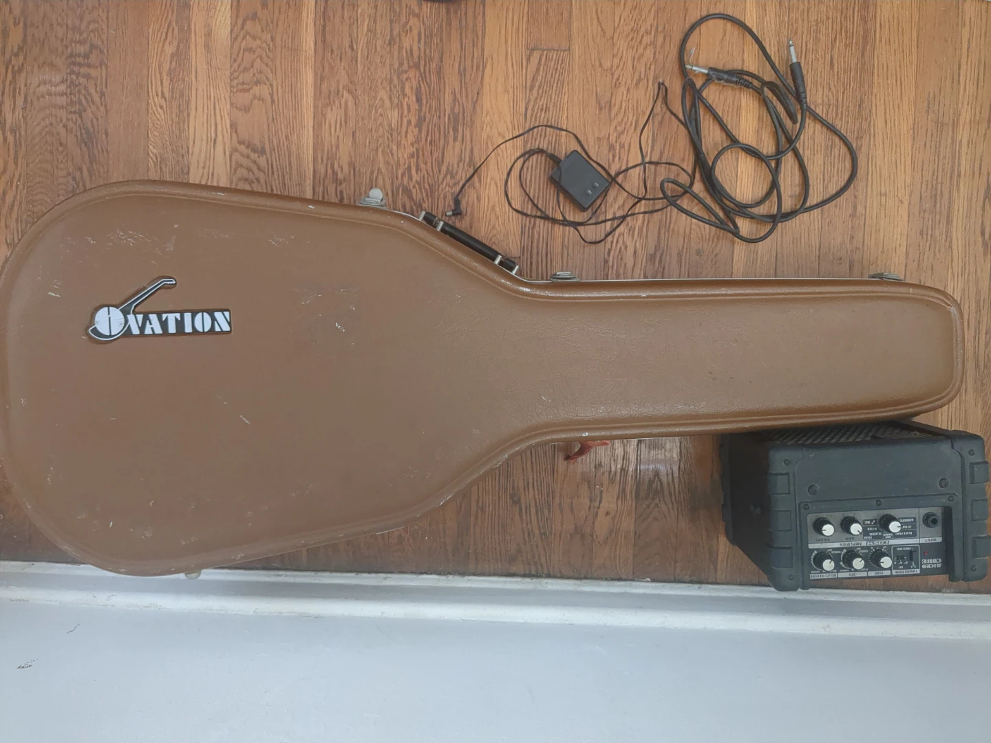 Ovation Folklore Acoustic-Electric Guitar and Roland Micro Cube - photo 3
