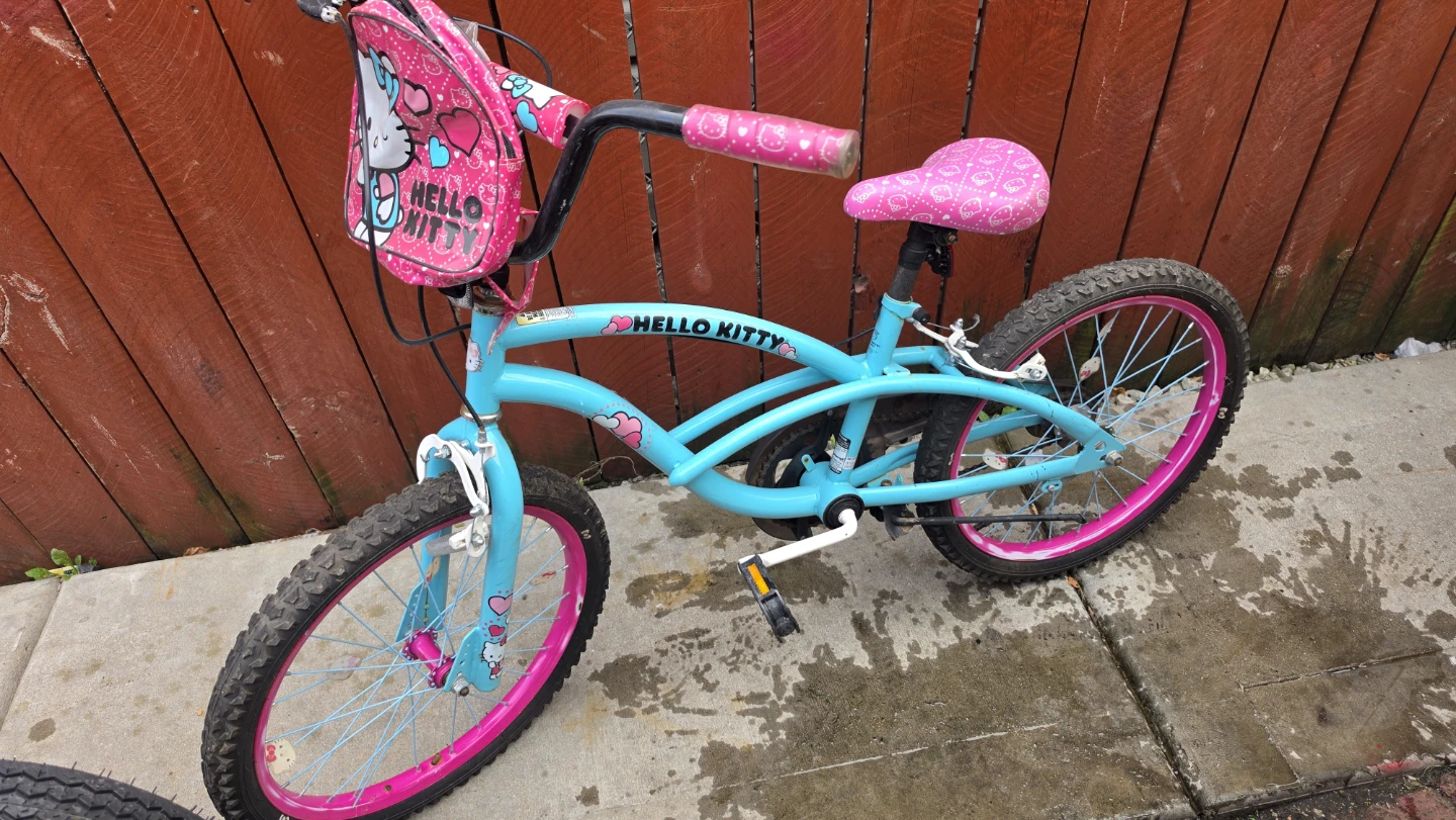Hello Kitty Girls Bicycle