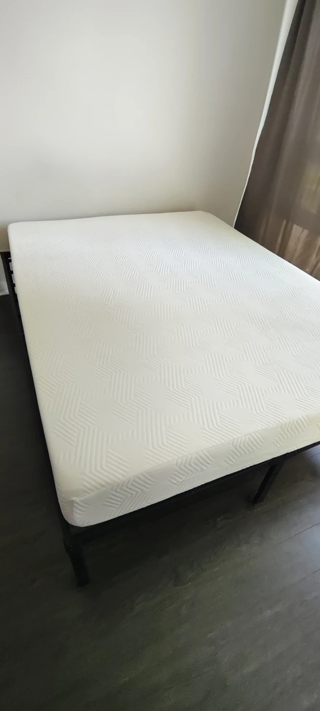 Queen Size Mattress – Good Condition - photo 4