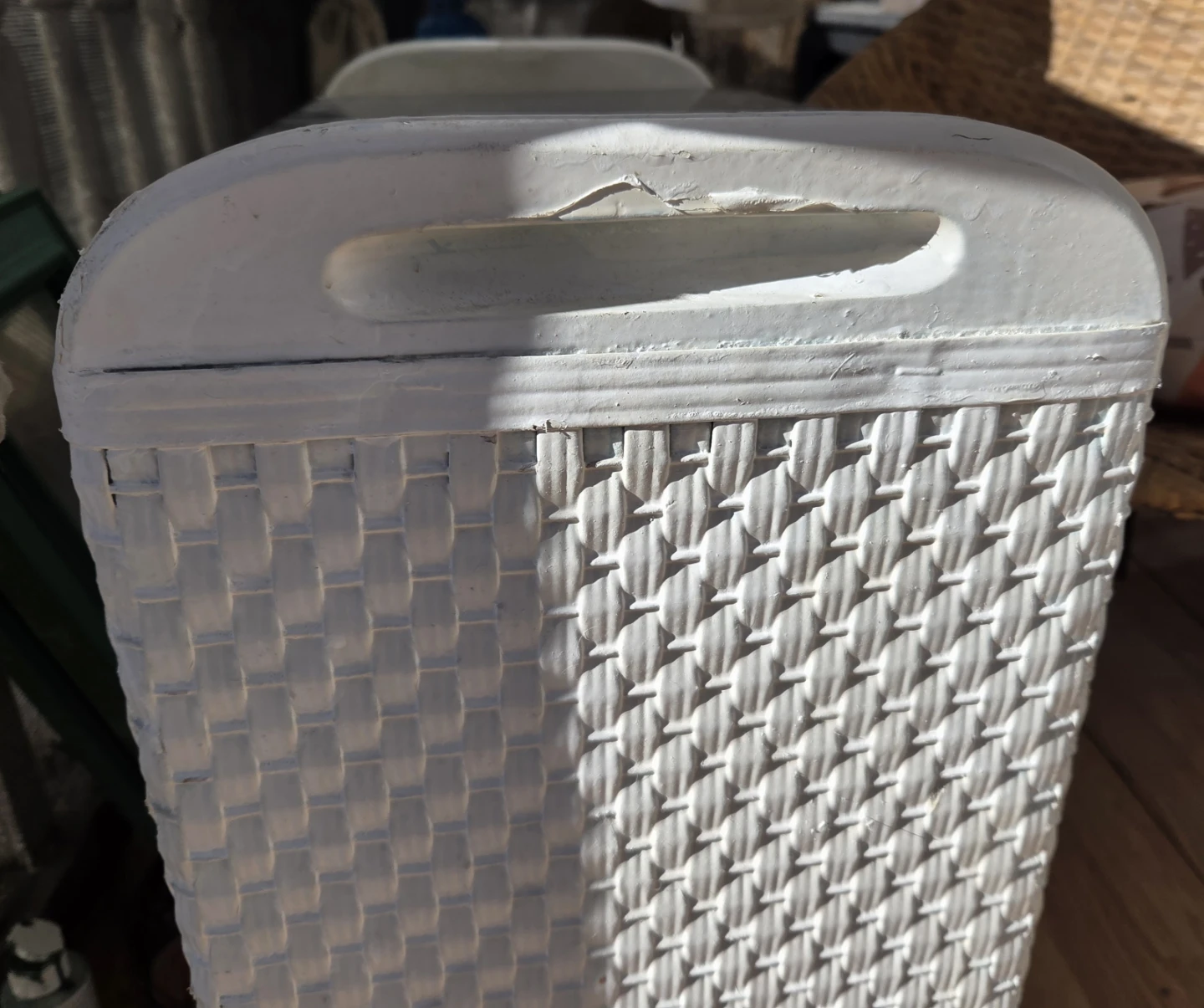 Vintage White Wicker Style Laundry Hamper - photo 5