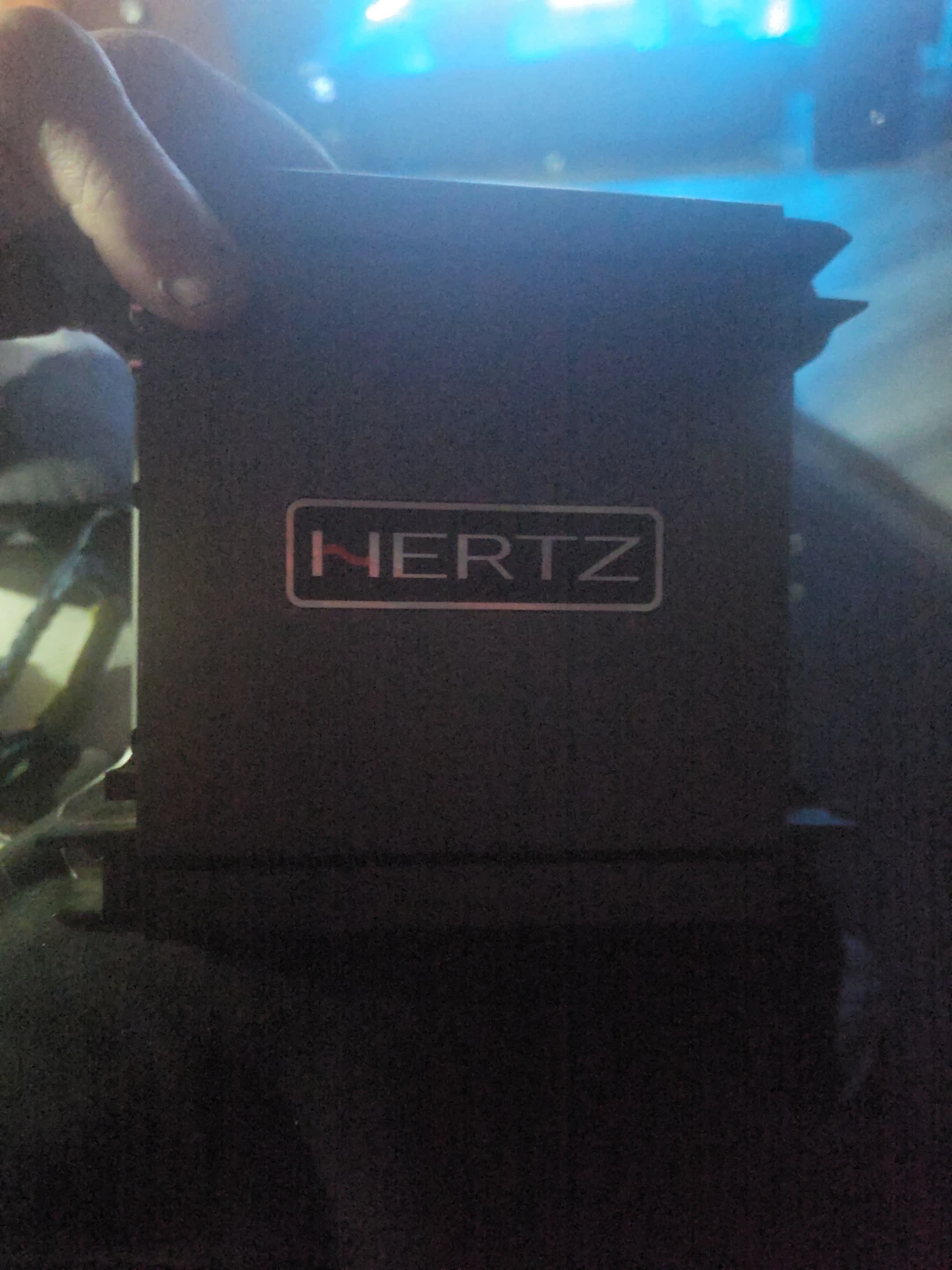 Hertz HCP 1D Amplifier and Soundstage Subwoofer Box - photo 3