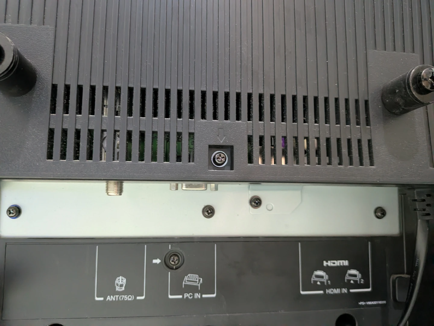 Toshiba Flat Screen Television - photo 2