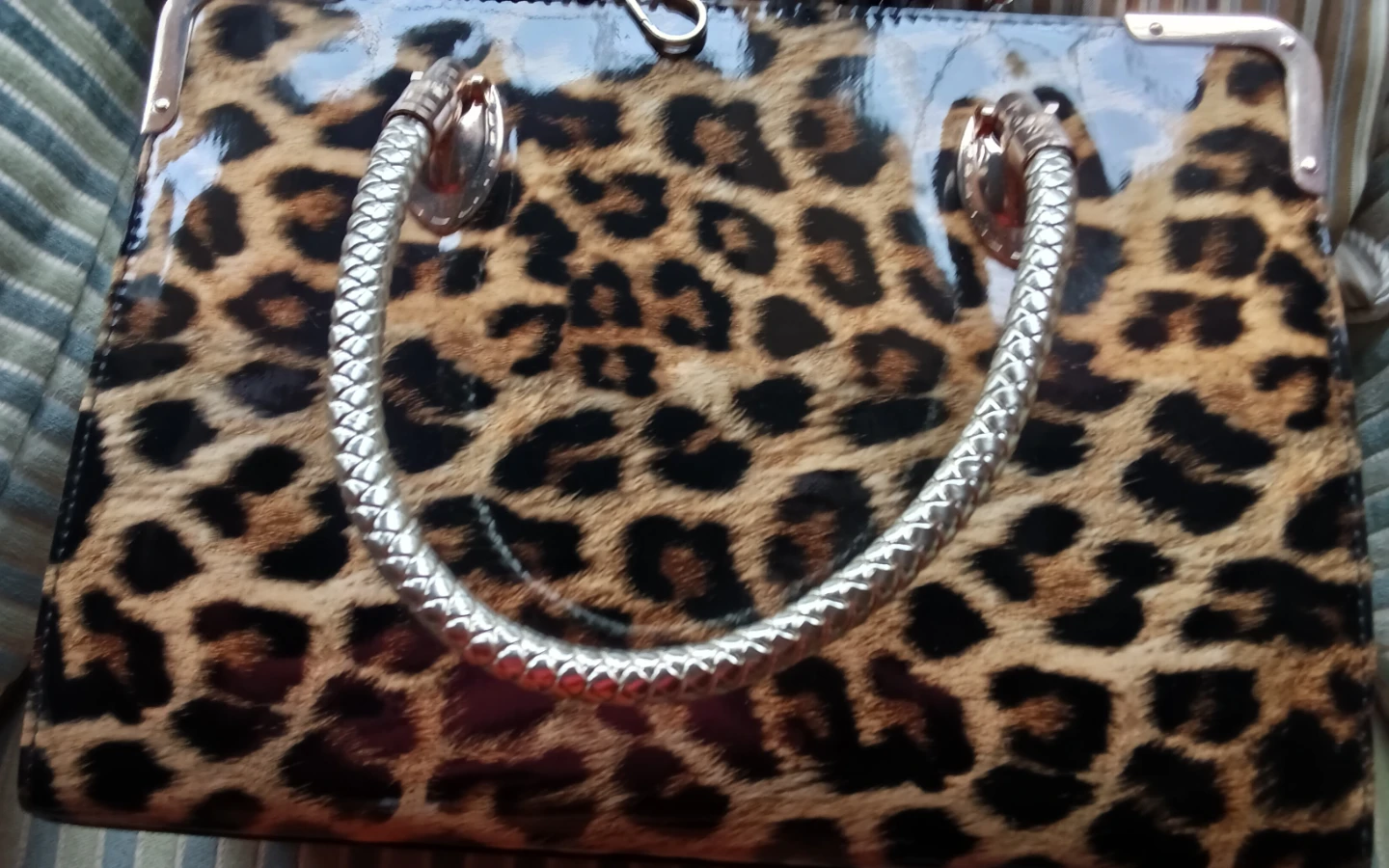 Leopard Print Patent Handbag - photo 2