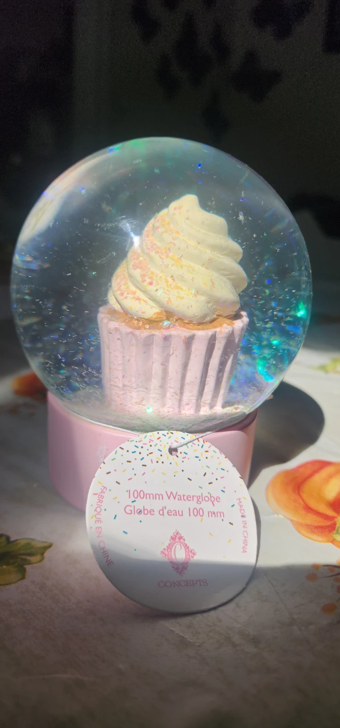 Concepts Cupcake Waterglobe