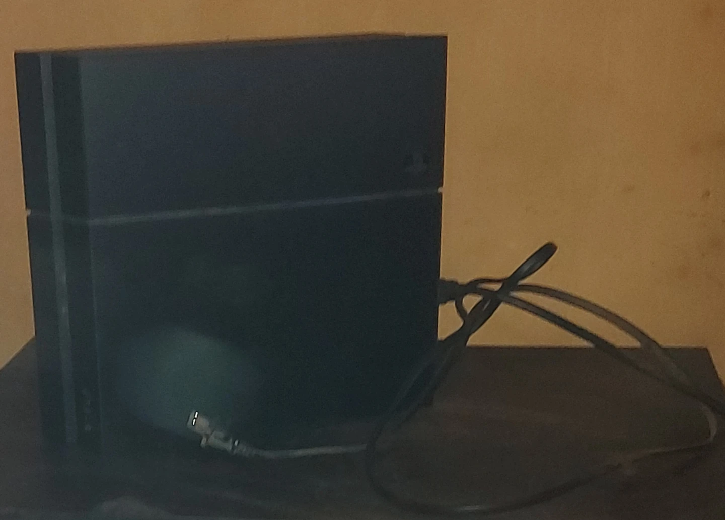 PS4 Console with Oivo Charging Stand and 20+ Games