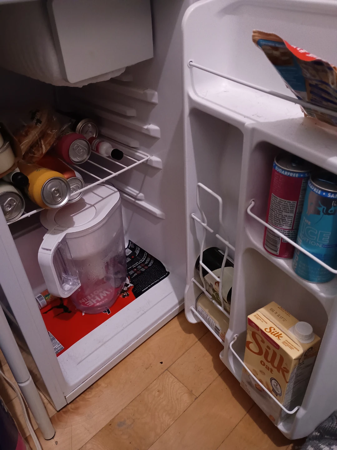 Master Chef Mini Fridge Need to sell!! - photo 2
