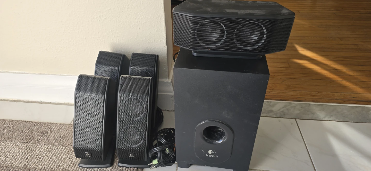 Logitech 5.1 Surround Sound Speaker System
