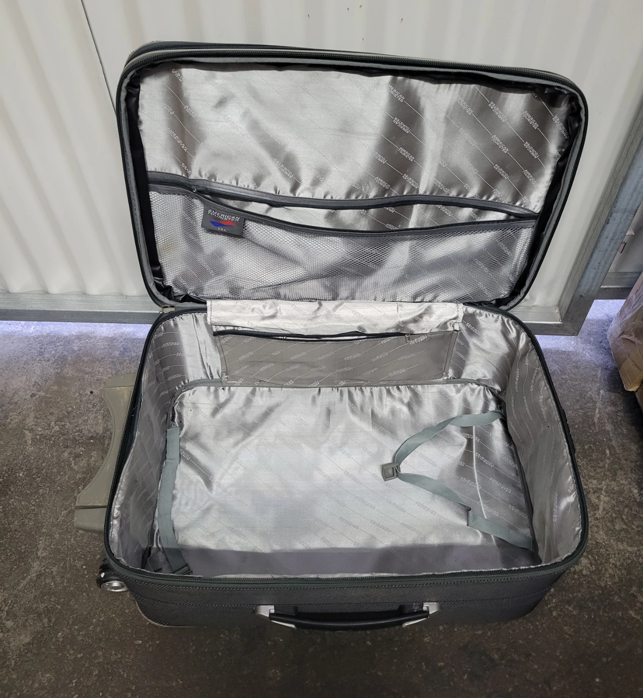 American Tourister Medium Suitcase - photo 4