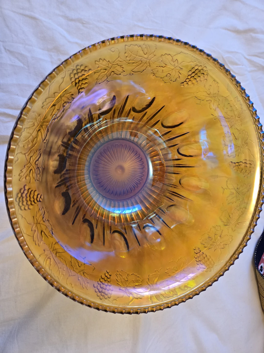 Beautiful vintage Carnival  Glass Punch Bowl Set - photo 2