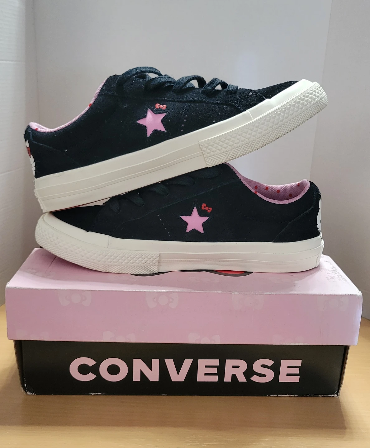 Converse Hello Kitty One Star Youth Size 3 - photo 4