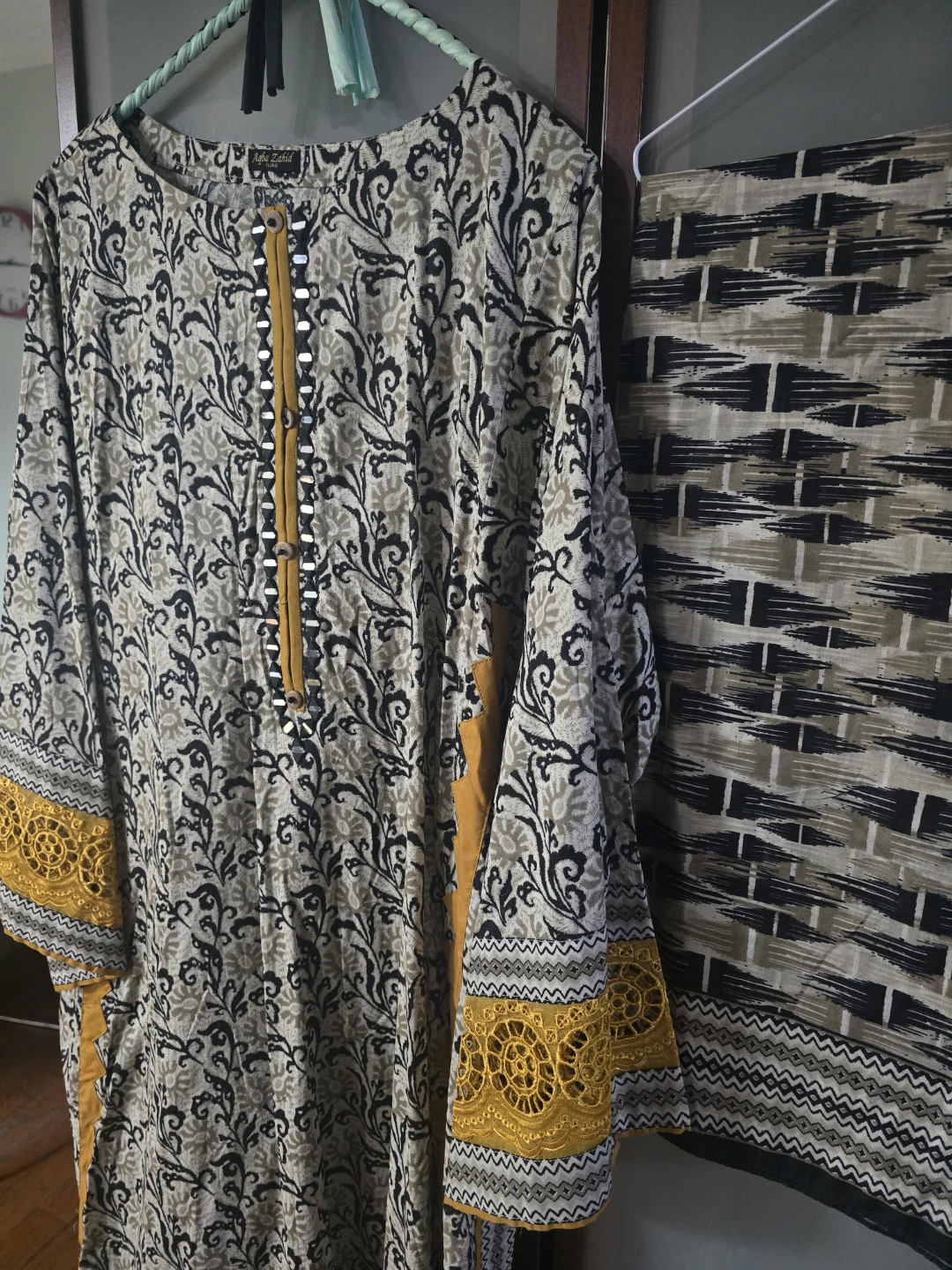 Agha Zahid 3-Piece Floral Print Suit - photo 2