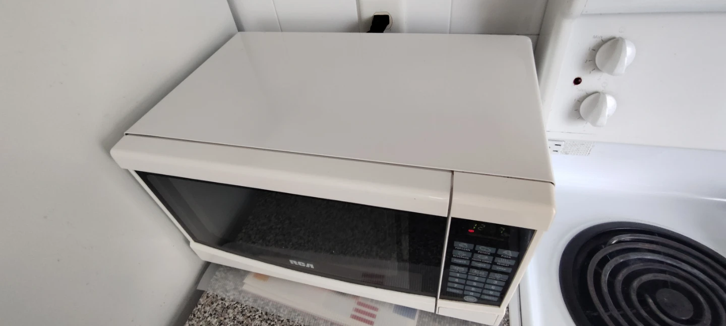RCA microwave - photo 3