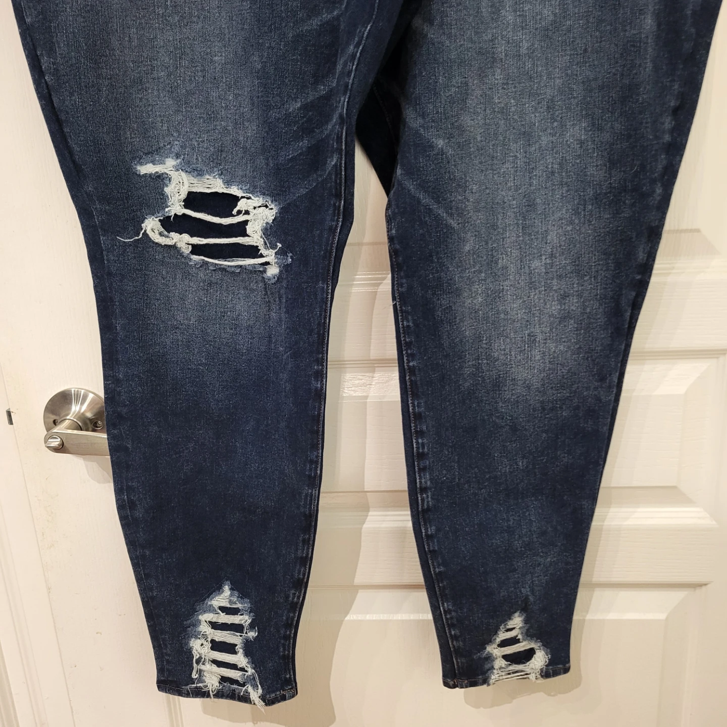 American Eagle Distressed Jeans - photo 2