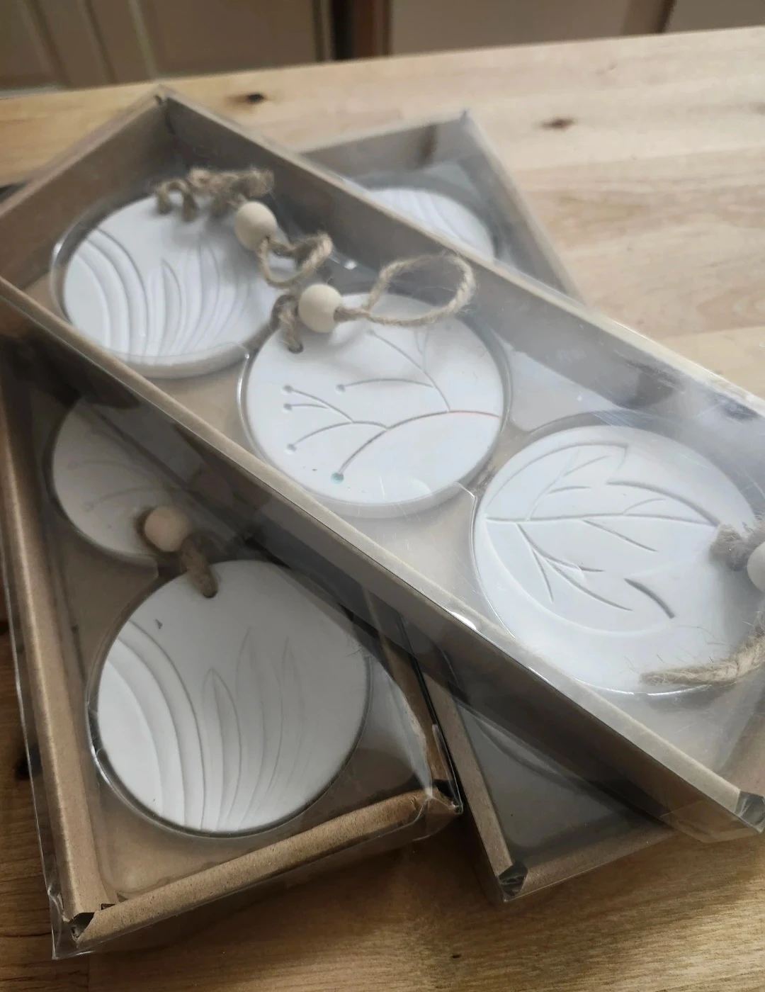3 Sets of White Ceramic Hanging Paintable  Decorations - photo 2