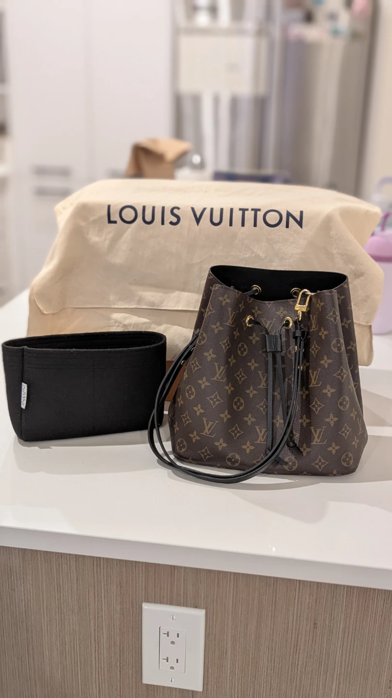 Louis Vuitton NéoNoé MM Monogram Canvas