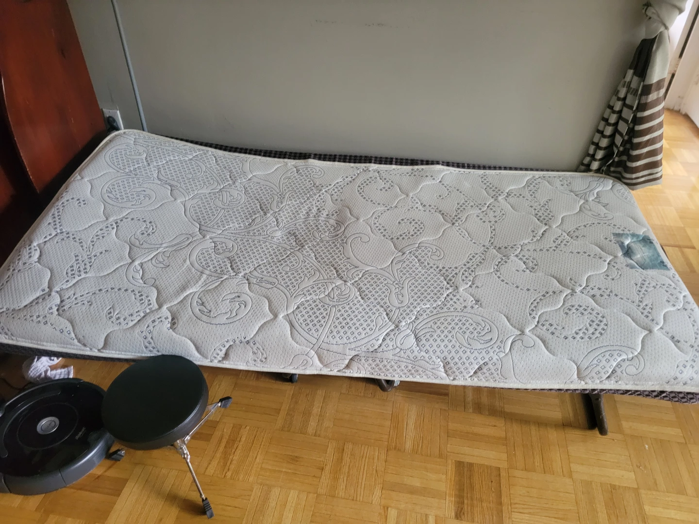 Folding guest bed with mattress - photo 3