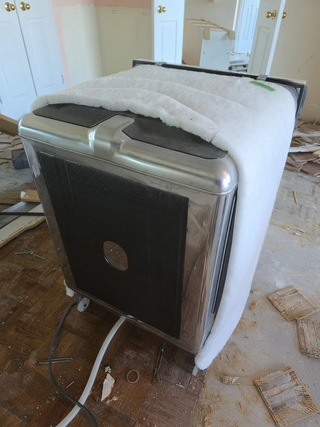 Kitchen Aid 24" Dish Washer - photo 3