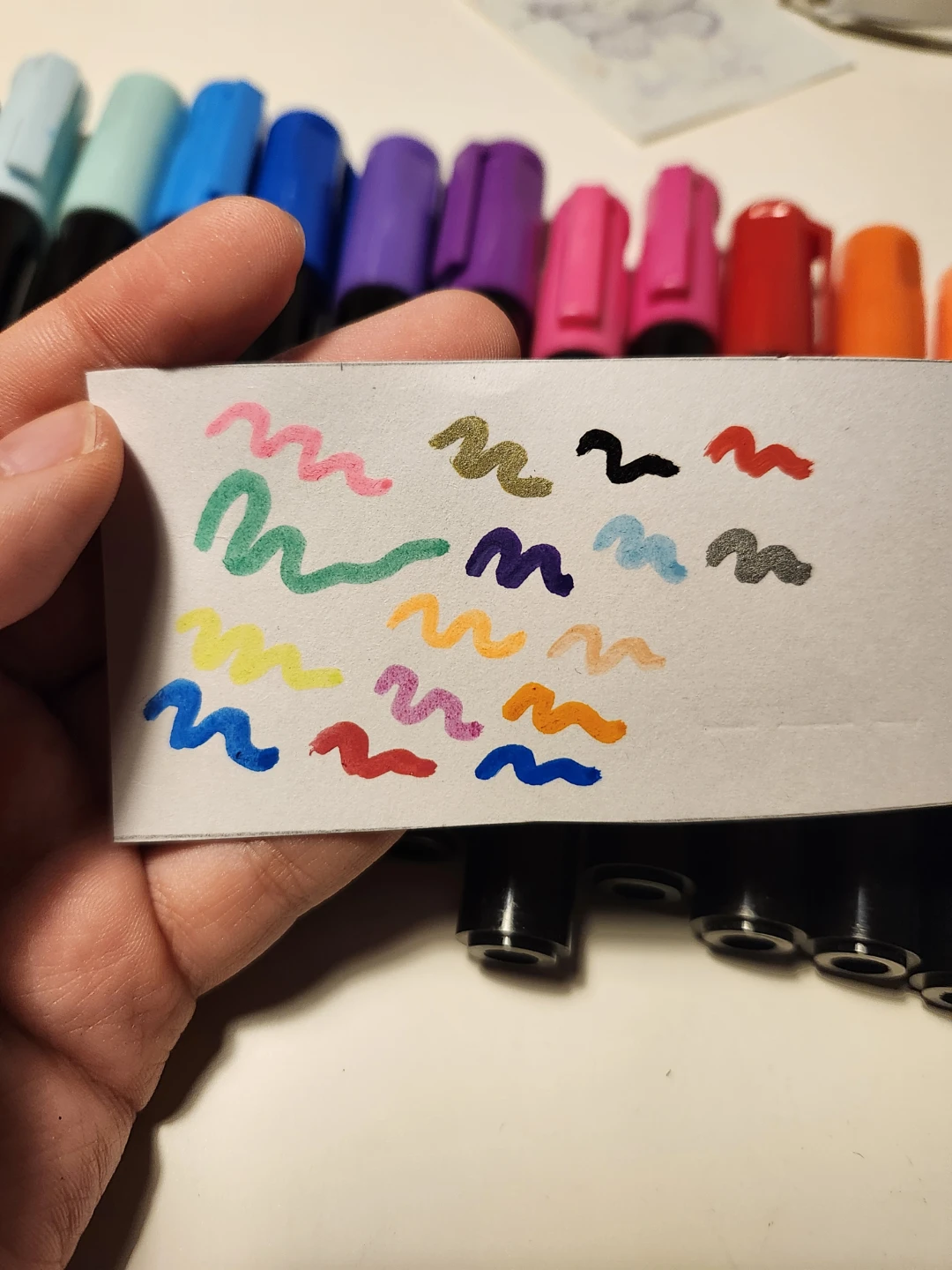Set of 16 Colorful Markers with Pouch - photo 3