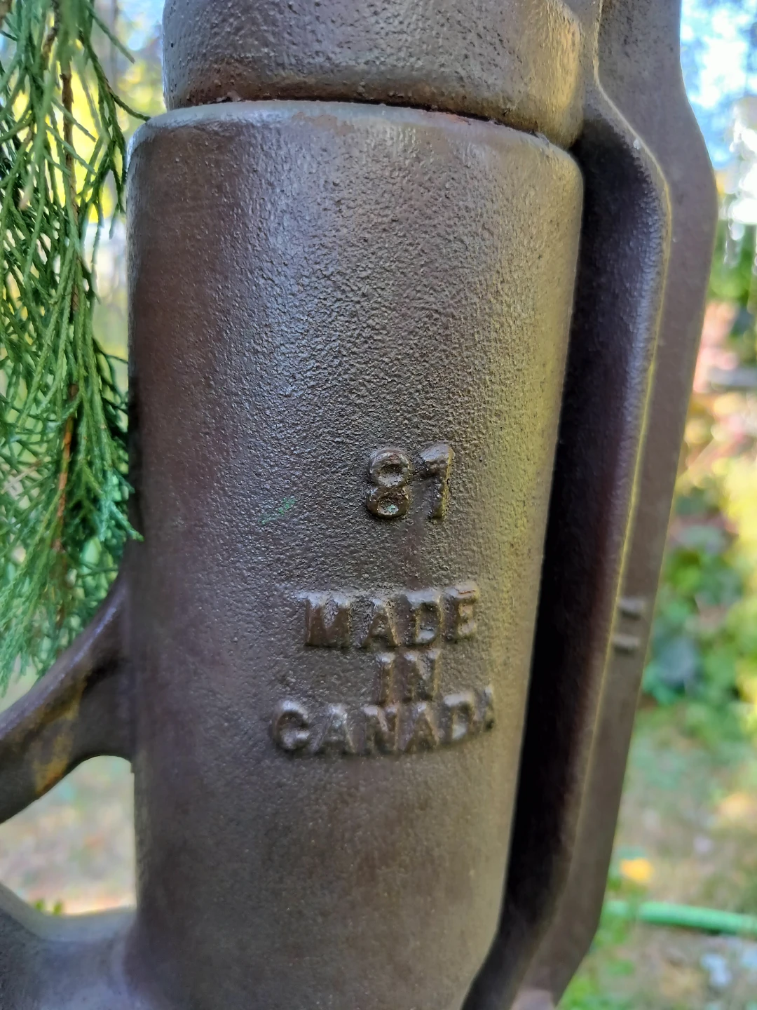 Vintage Cast Iron Hand Water Pump - photo 4