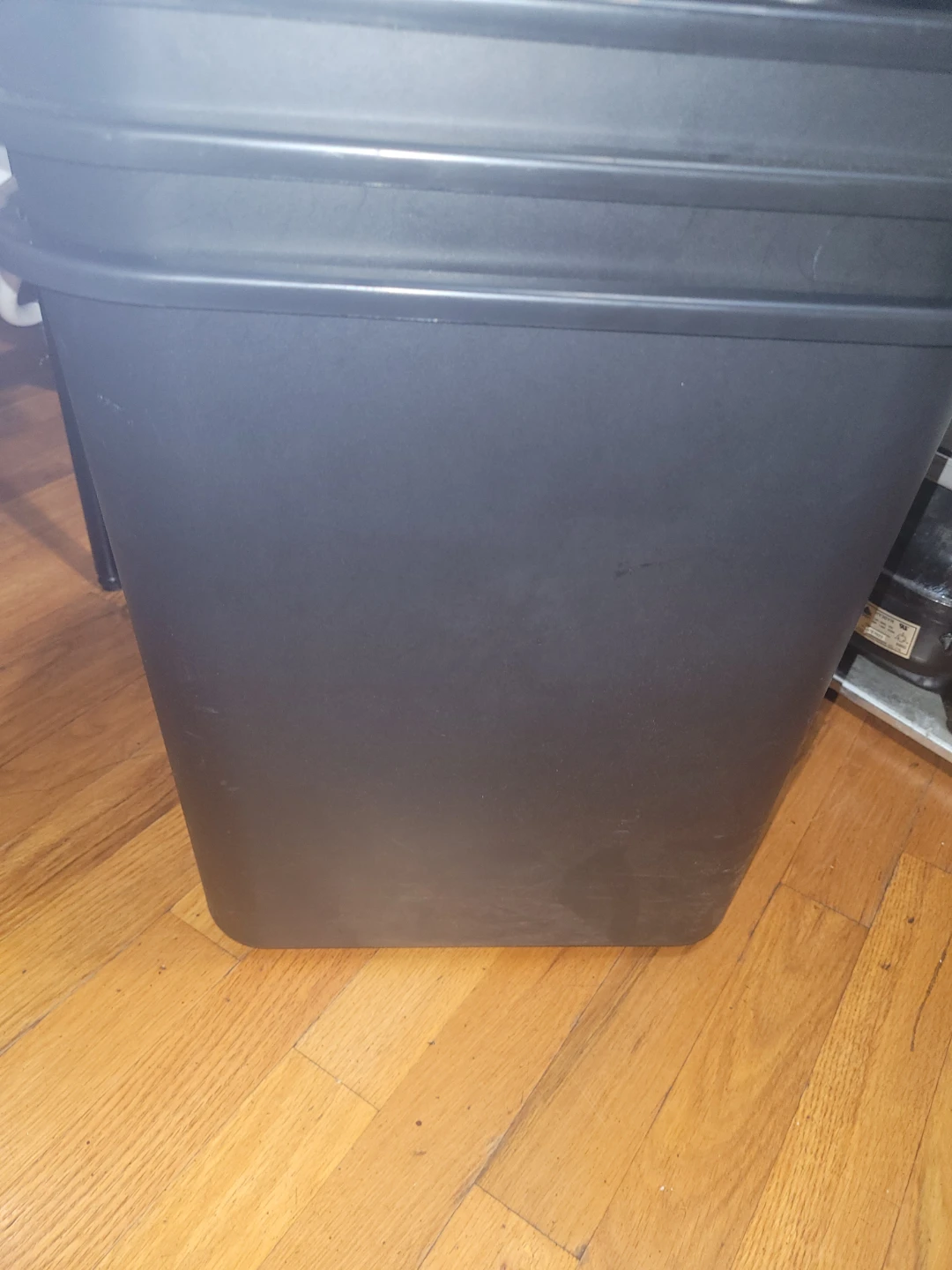 Brighton Professional 7 Gallon Wastebasket - photo 2