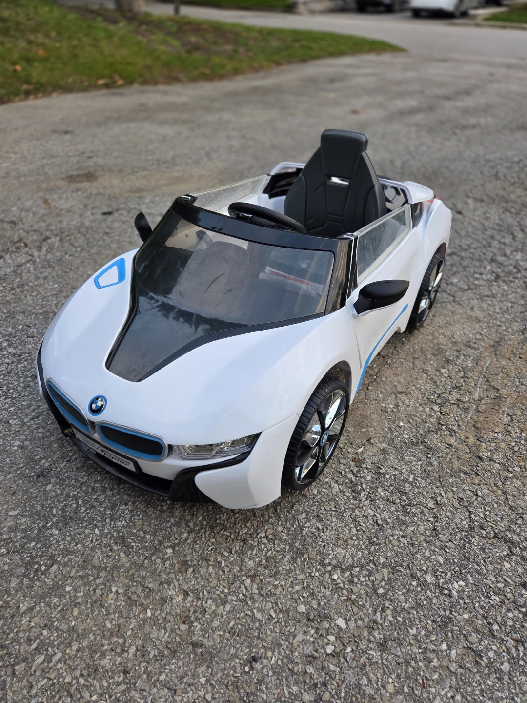 Kids BMW i8 Concept Spyder Electric Ride-On Car - photo 2