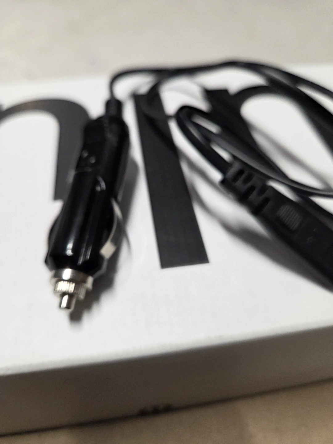 Car power adapter - photo 3