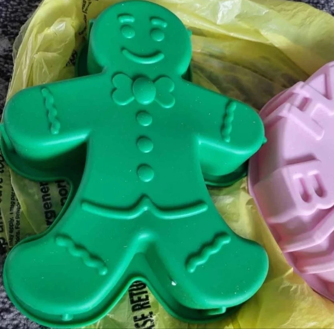 Assorted Birthday Party Baking and Decorating Supplies - photo 4