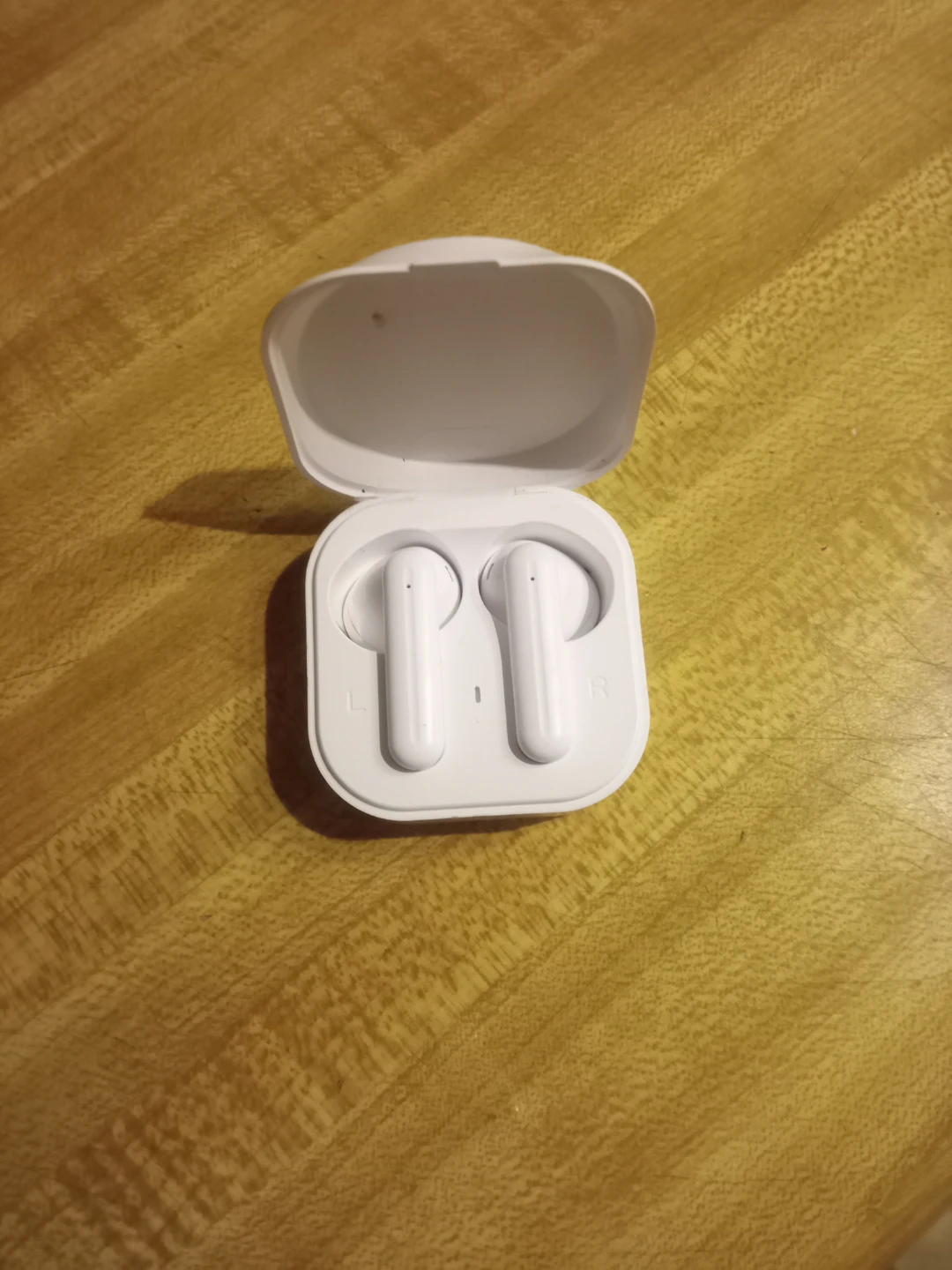 White Wireless Earbuds with Charging Case - photo 2
