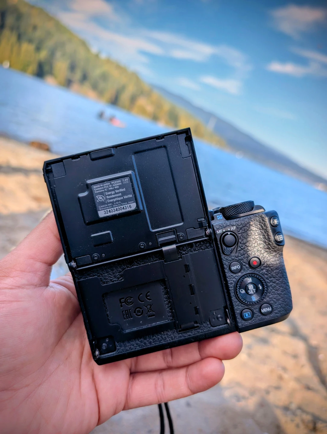 Canon EOS M6 Mark II Mirrorless Camera with 15-45mm Lens - photo 5