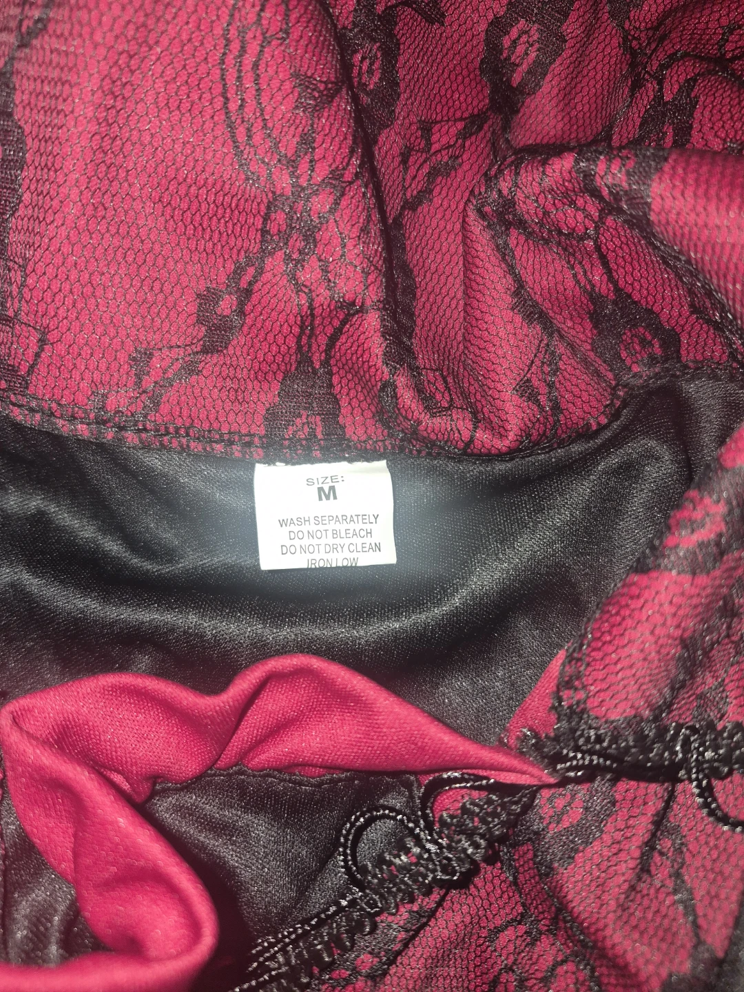 2 X Women's Gothic Vampire Costume - Size M and Size Large - photo 2