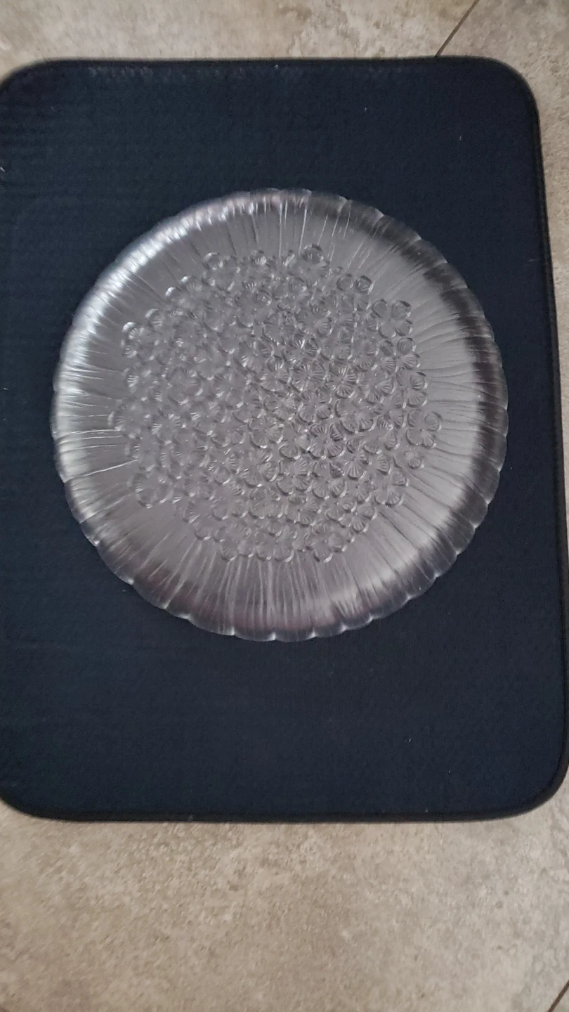 14 in Glass Platter.Scalloped Edge. - photo 2