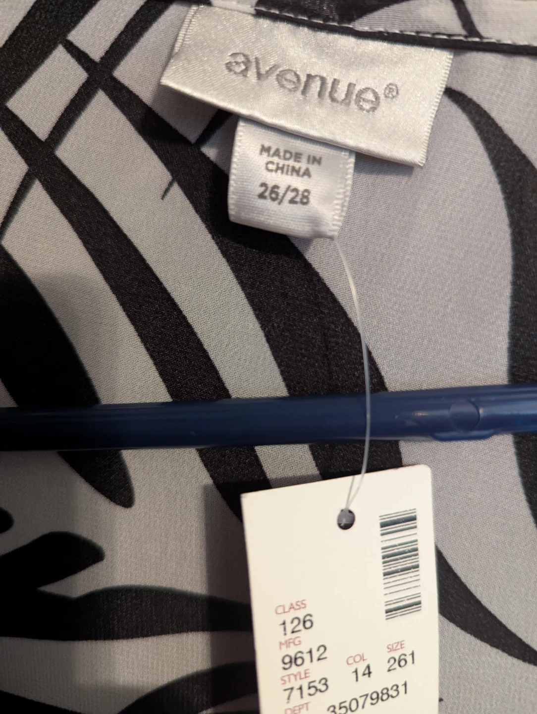 Avenue Black and White Leaf Print Kimono - photo 4
