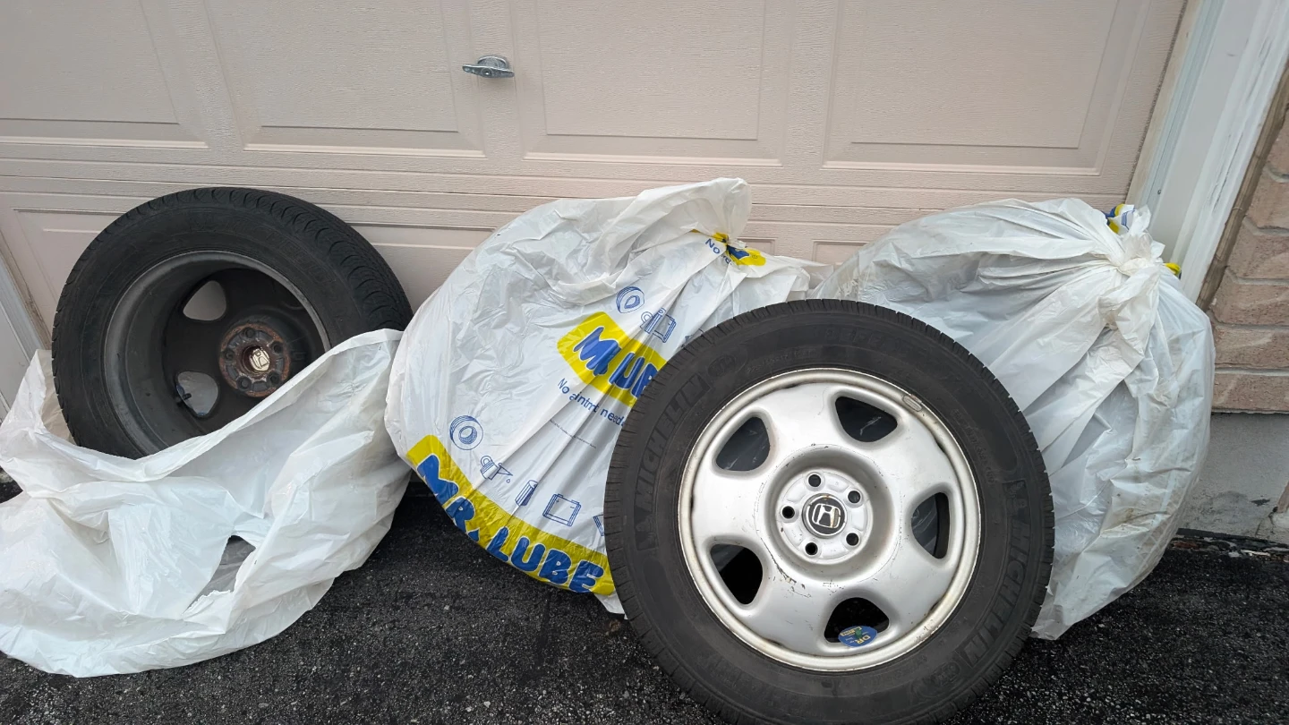 Michelin Defender XT 225/65R17 all season tires