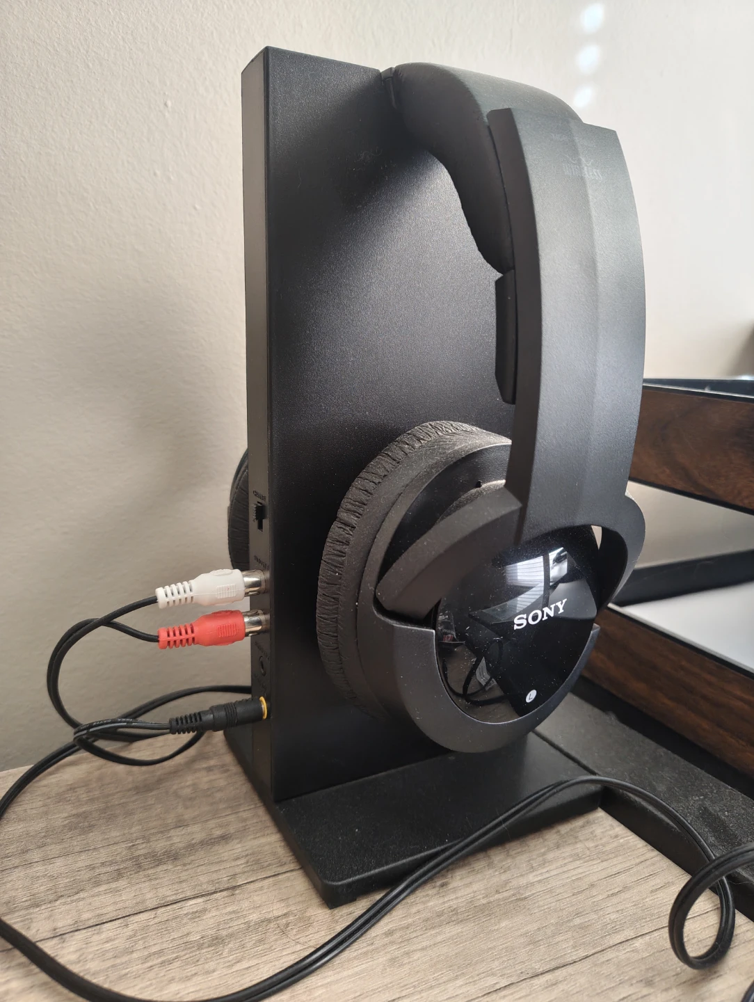 Sony MDR-RF985RK Wireless Headphones with Charging Base
