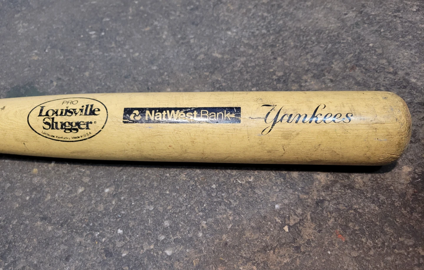 Louisville Slugger Yankees Wood Baseball Bat - photo 2