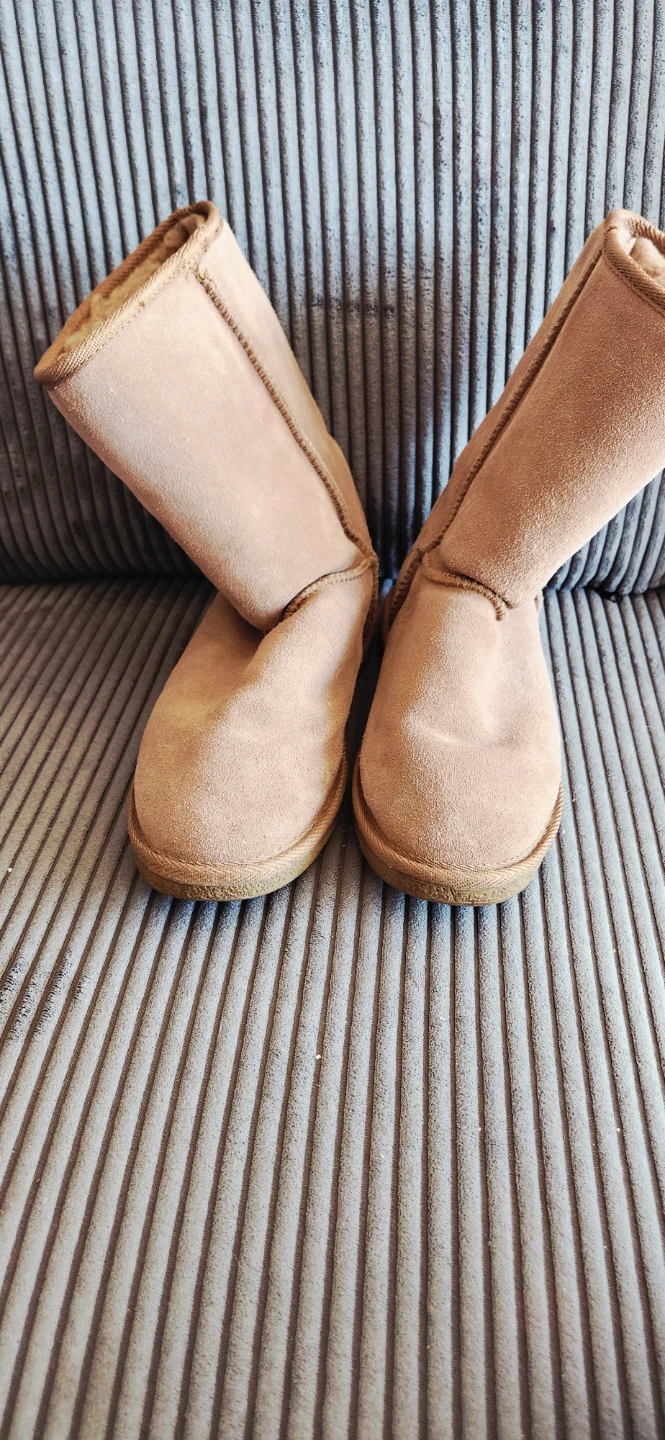 Uggs style No surrender Women's boots Size 10 - photo 2