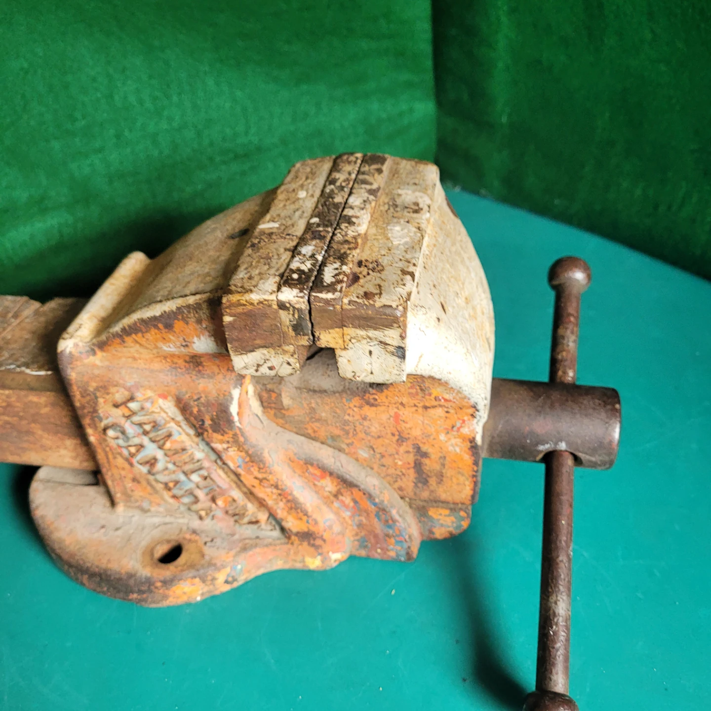 Vintage Hamilton Canada Rae Model 40 Bench Vise - photo 2
