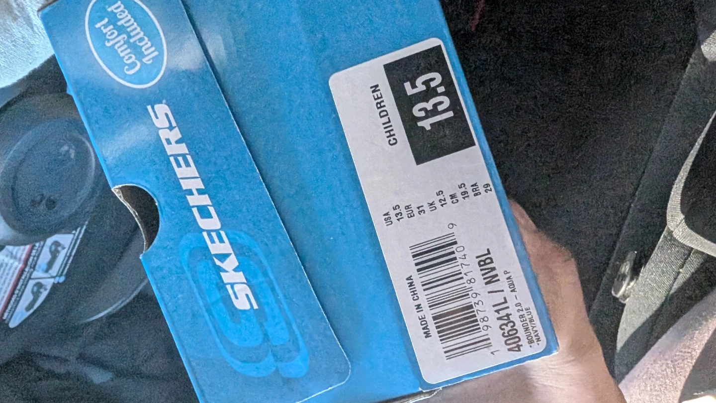 BNIB Skechers Waterproof Kids Shoes Size 13.5 - photo 2